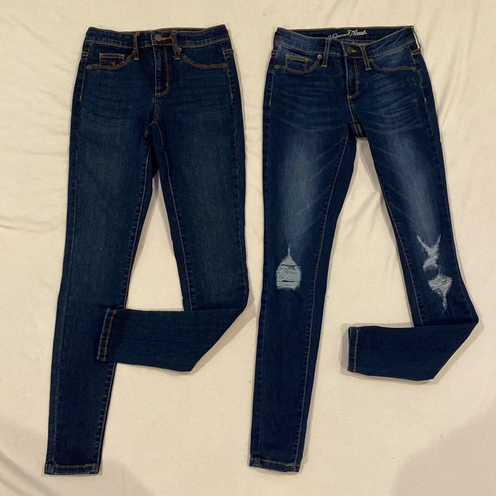 NEW! 2 pairs of Universal Thread High-Rise Jegging- 1 is distressed, size 24 /00